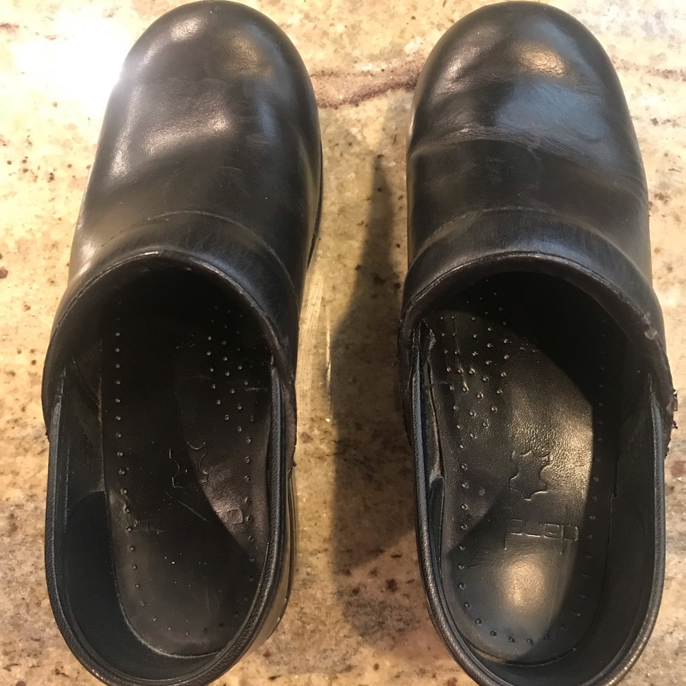 Black Danskos Size 35